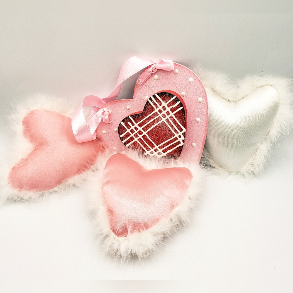 Heart Decor Hanging Valentine's Day Wooden Pink Pillow Feather Edges Set of 4.